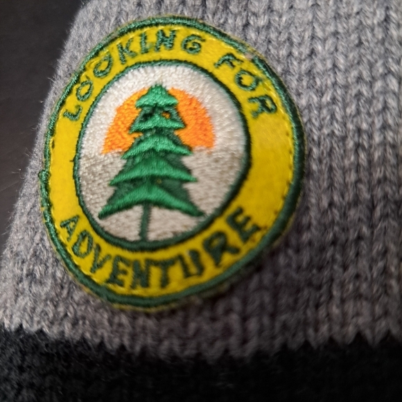 Black & Grey Boy's Striped Winter Hat Size L - Picture 2 of 6